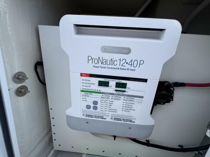 38' 2024 Jupiter 38 HFS