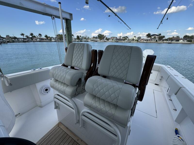 38' 2024 Jupiter 38 HFS