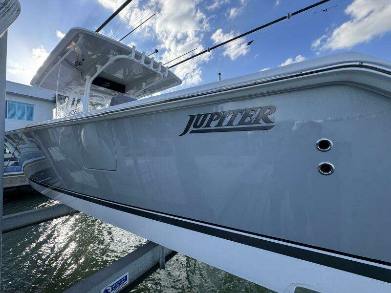 38ft Jupiter Yacht For Sale