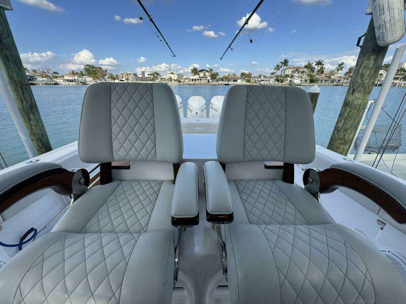 38ft Jupiter Yacht For Sale