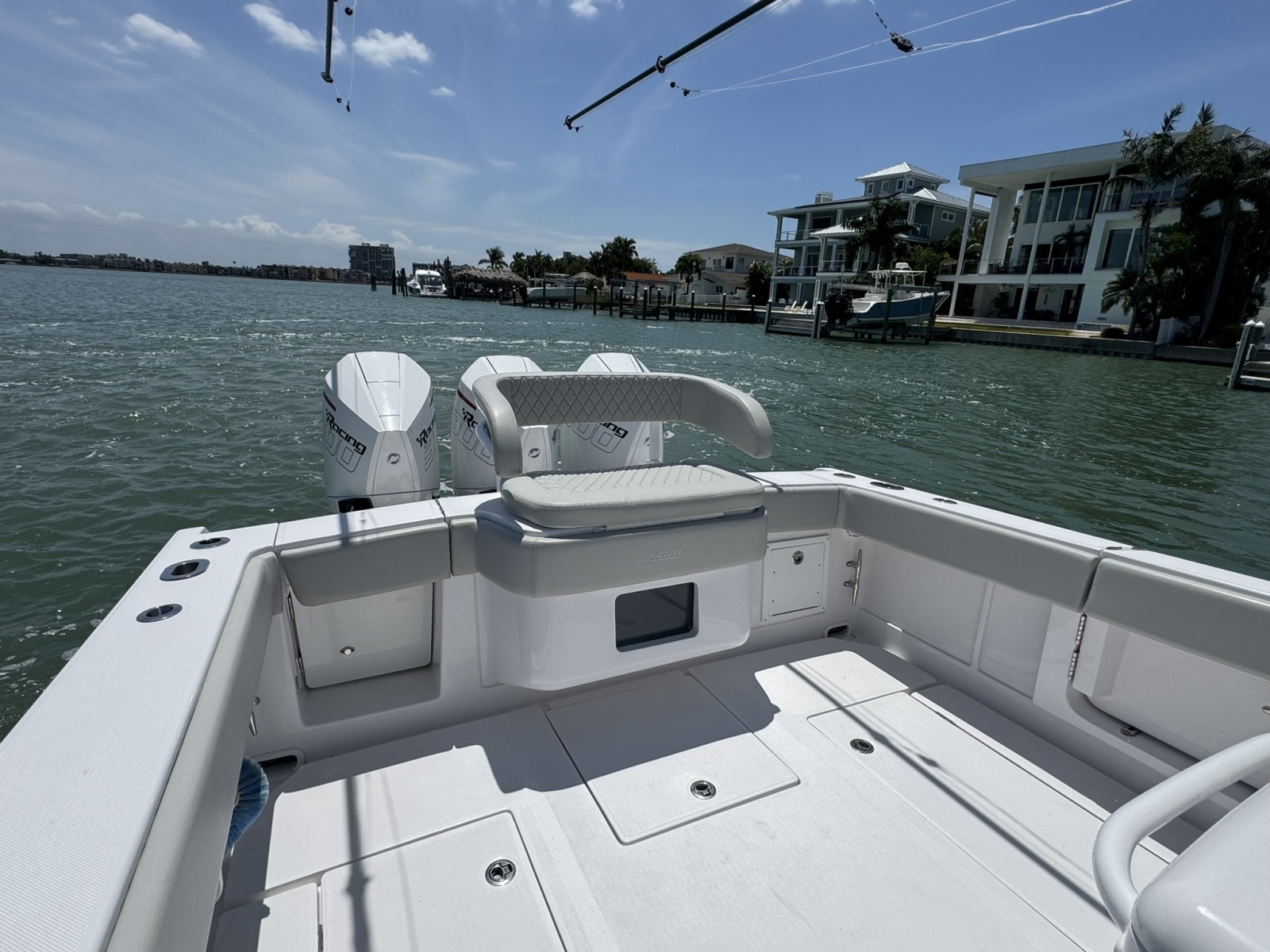38' 2024 Jupiter 38 HFS