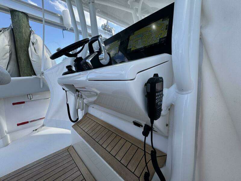 38ft Jupiter Yacht For Sale