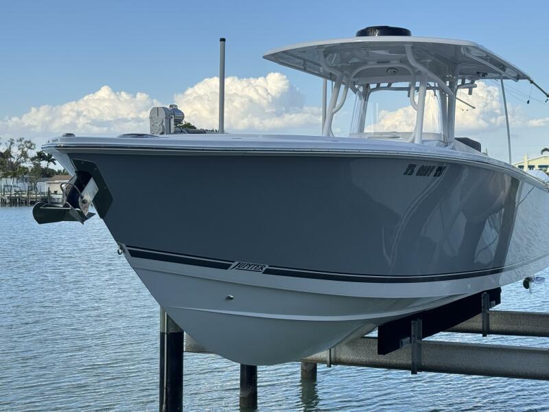 38' 2024 Jupiter 38 HFS