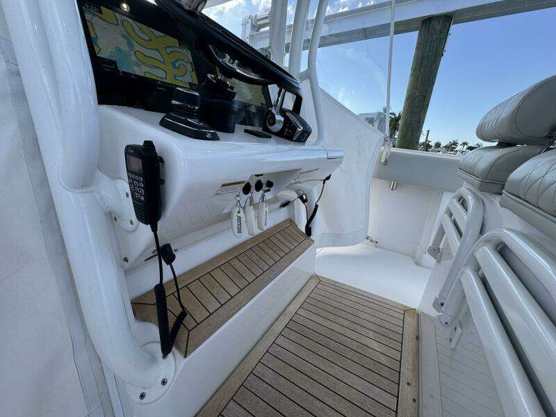 38ft Jupiter Yacht For Sale