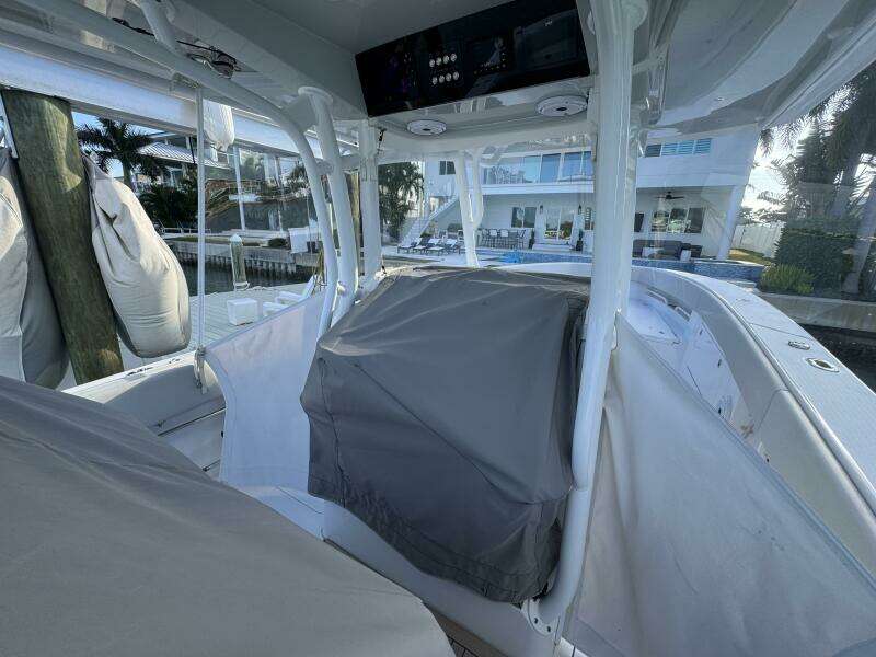 38ft Jupiter Yacht For Sale