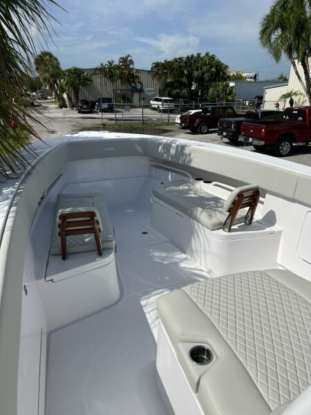 38' 2024 Jupiter 38 HFS