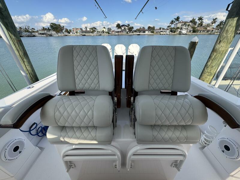 38' 2024 Jupiter 38 HFS