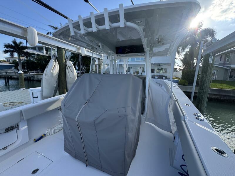 38' 2024 Jupiter 38 HFS