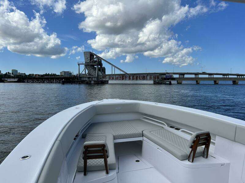 38ft Jupiter Yacht For Sale