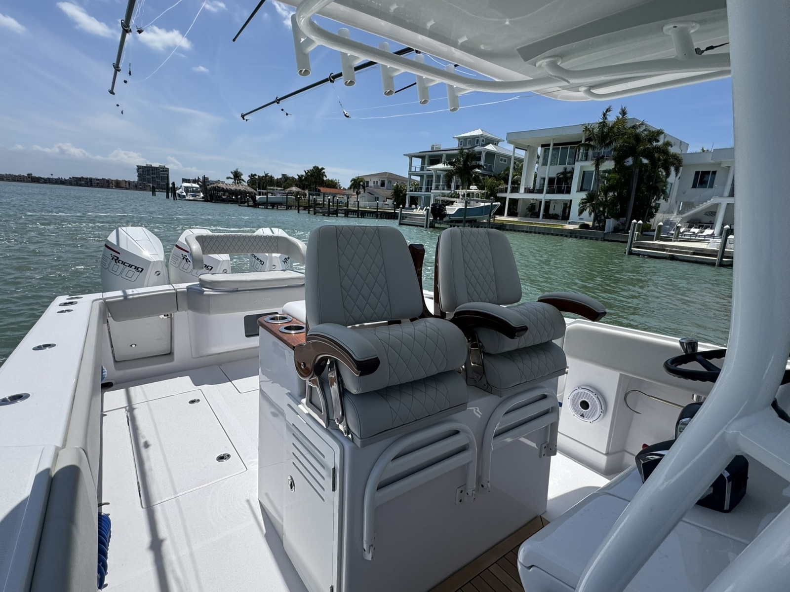 38' 2024 Jupiter 38 HFS
