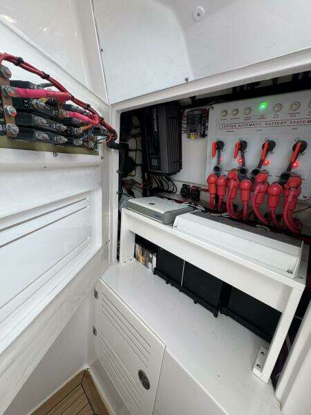 38ft Jupiter Yacht For Sale