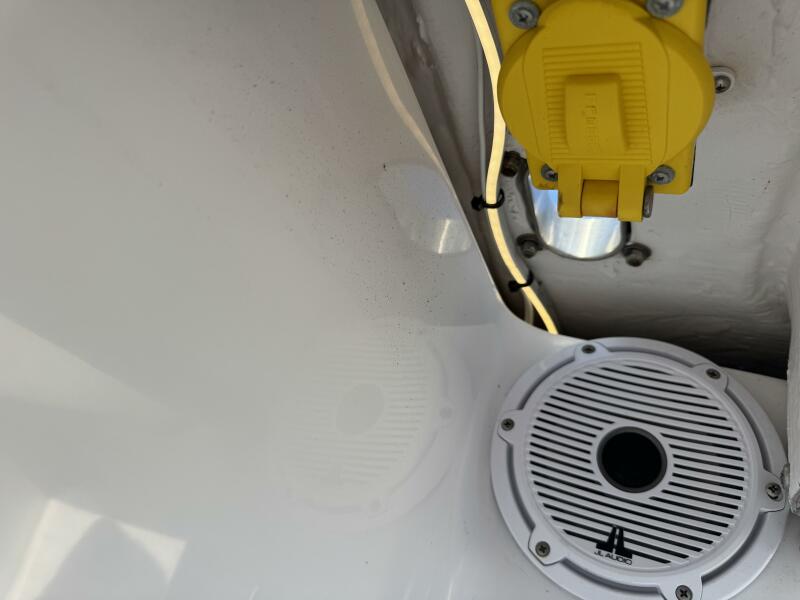 38' 2024 Jupiter 38 HFS