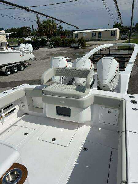38ft Jupiter Yacht For Sale