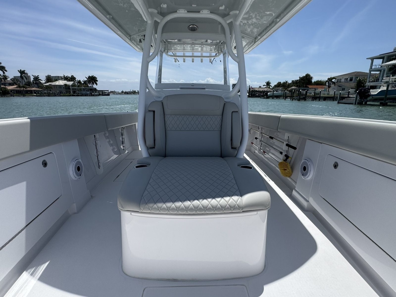 38' 2024 Jupiter 38 HFS