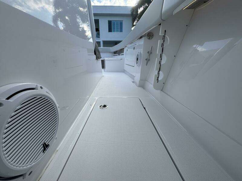 38ft Jupiter Yacht For Sale