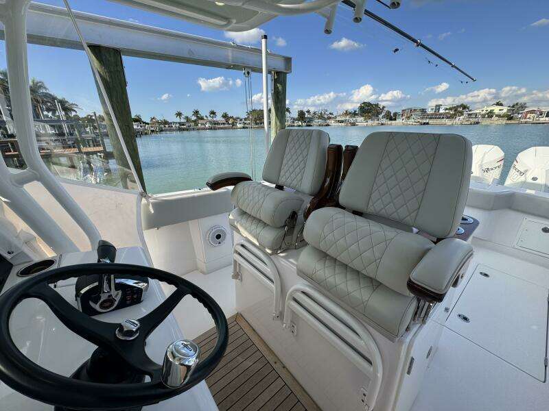 38ft Jupiter Yacht For Sale