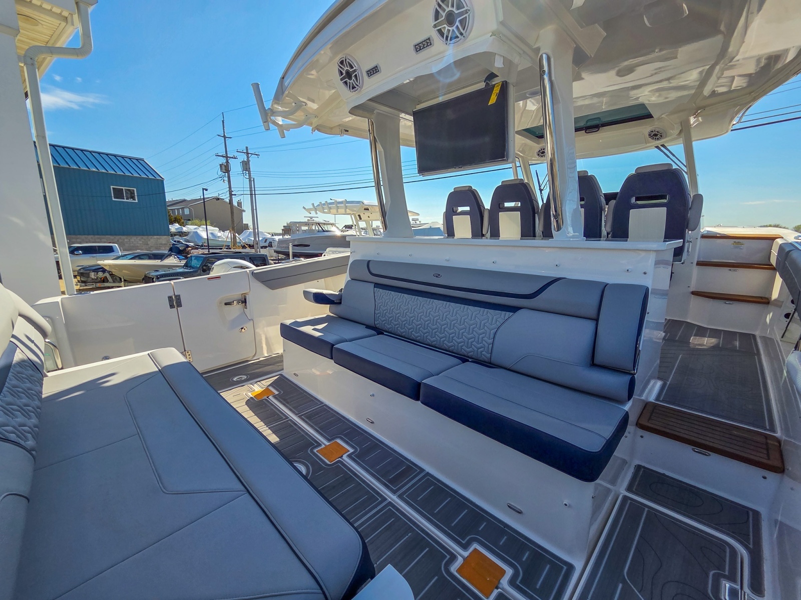 38ft Regal Yacht For Sale