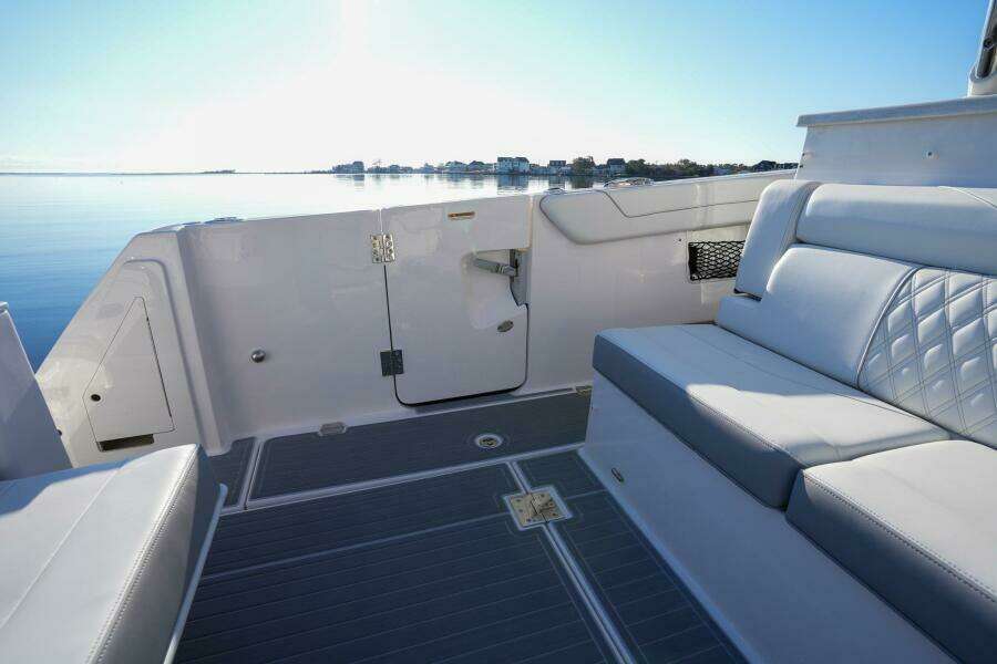 38ft Regal Yacht For Sale