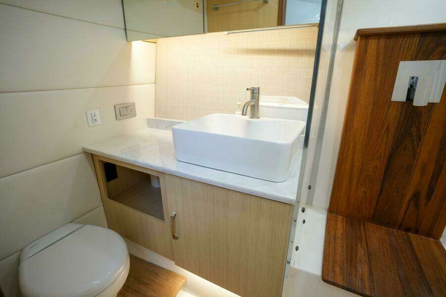 38ft Regal Yacht For Sale