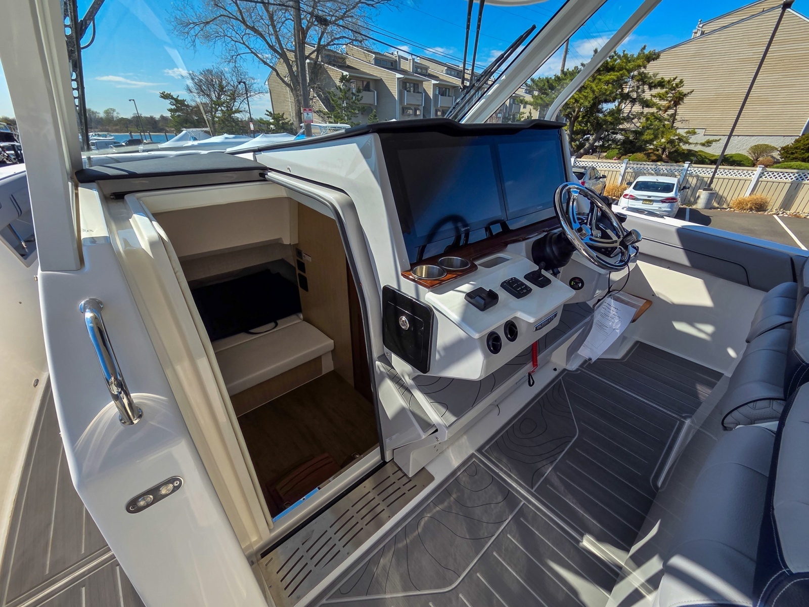 38ft Regal Yacht For Sale