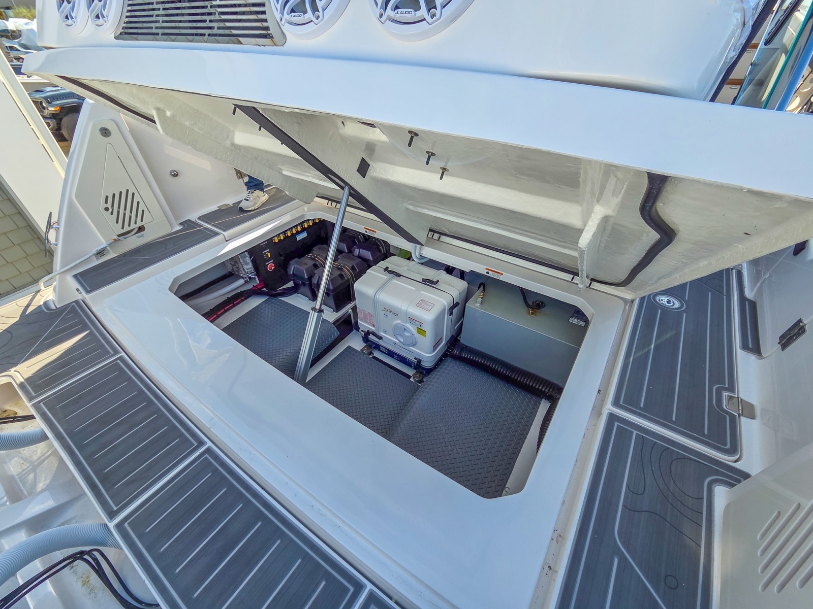 38ft Regal Yacht For Sale