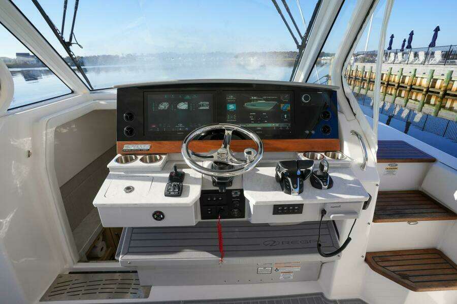 38ft Regal Yacht For Sale