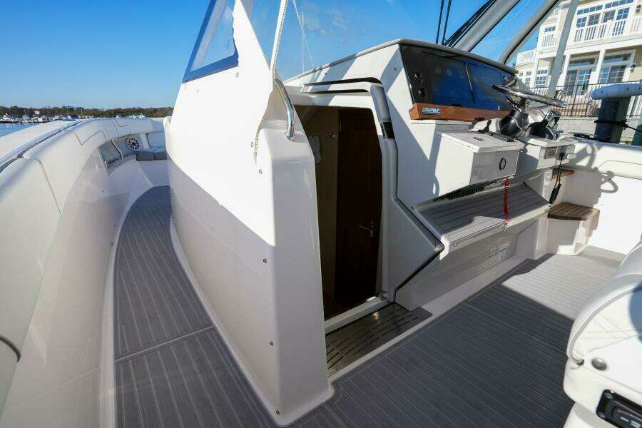 38ft Regal Yacht For Sale