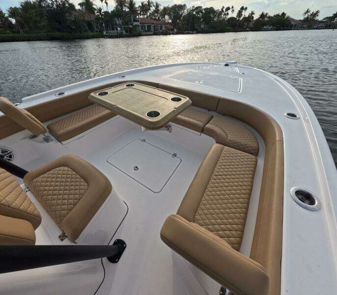 27ft Caymas Yacht For Sale