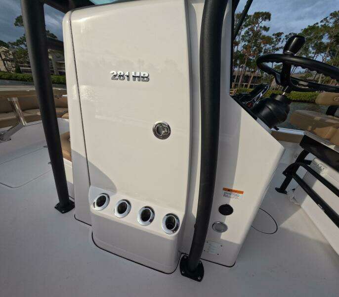 27ft Caymas Yacht For Sale