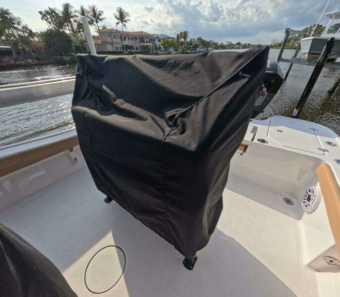 27ft Caymas Yacht For Sale