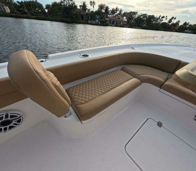 27ft Caymas Yacht For Sale