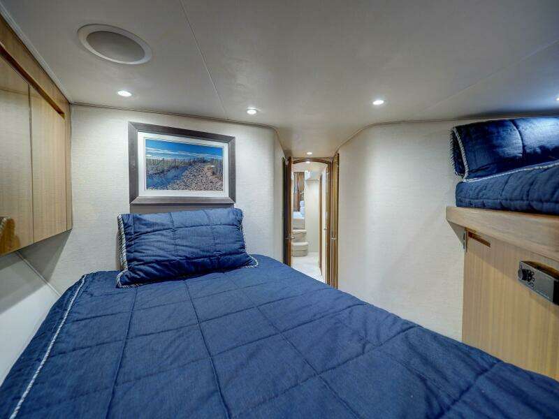 2017 Viking 52 Convertible 