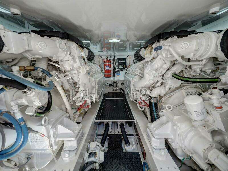 2017 Viking 52 Convertible 