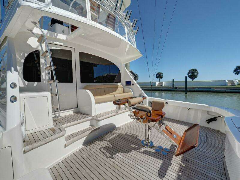 2017 Viking 52 Convertible 