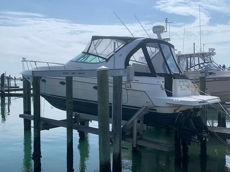 2003 Cruisers Yachts 3372 Express