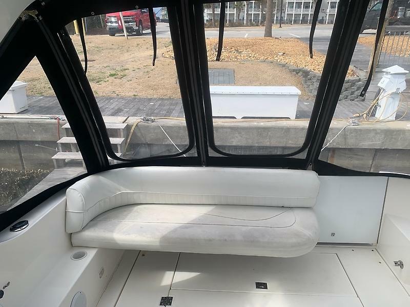 2003 Cruisers Yachts 3372 Express — 0005589658