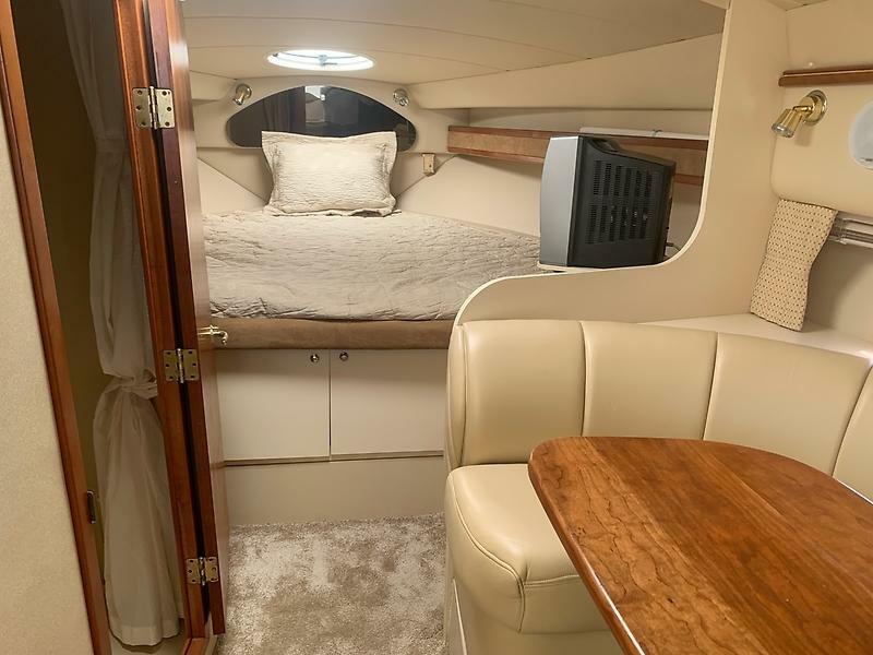 2003 Cruisers Yachts 3372 Express — 0005589848