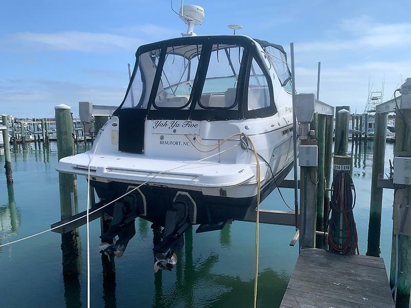2003 Cruisers Yachts 3372 Express — 0005589804