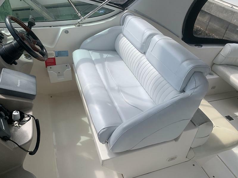 2003 Cruisers Yachts 3372 Express — 0005589659