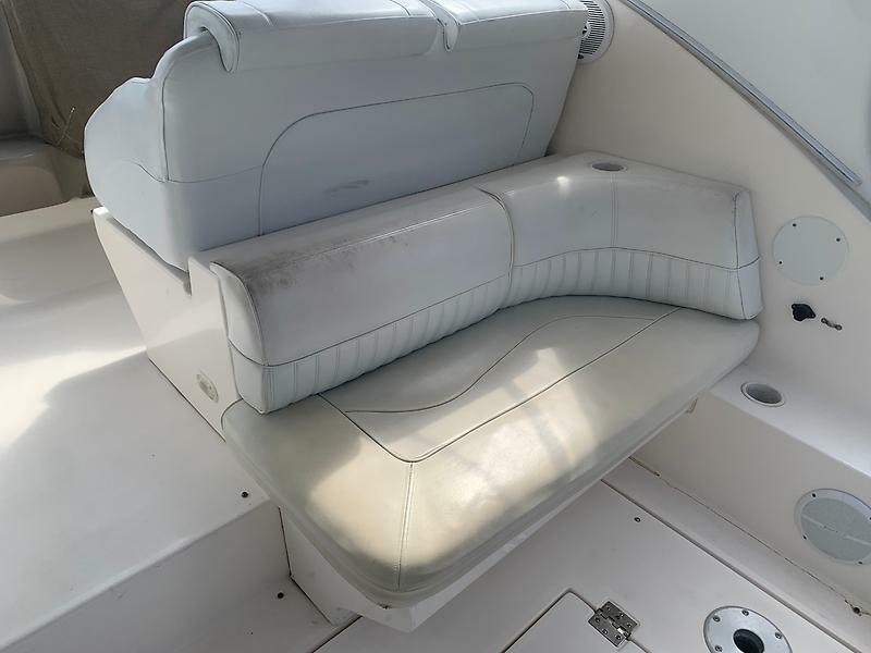 2003 Cruisers Yachts 3372 Express — 0005589807