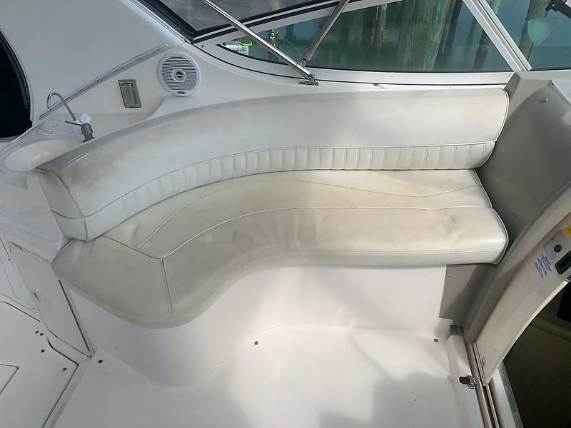 2003 Cruisers Yachts 3372 Express — 0005589818