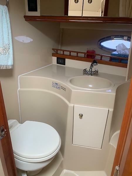 2003 Cruisers Yachts 3372 Express — 0005589843
