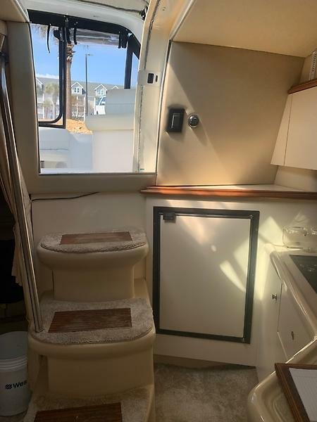 2003 Cruisers Yachts 3372 Express — 0005589857