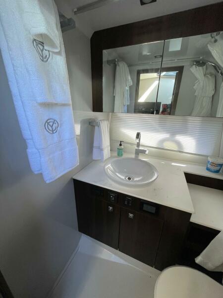 38' 2023 Cruisers Yachts 38 GLS