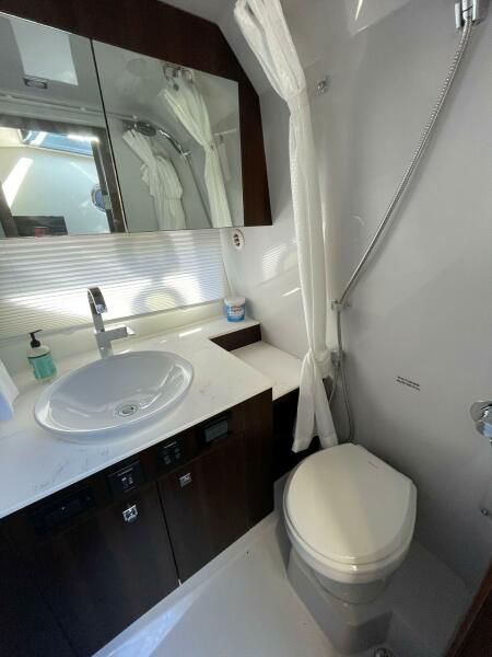 38' 2023 Cruisers Yachts 38 GLS