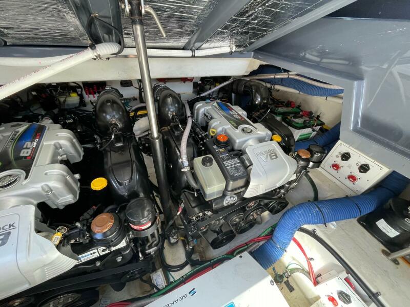 38' 2023 Cruisers Yachts 38 GLS