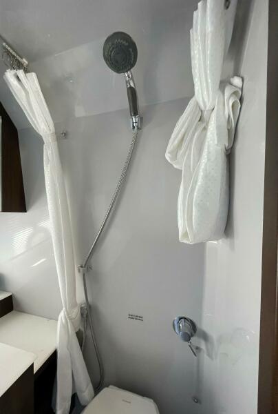 38' 2023 Cruisers Yachts 38 GLS