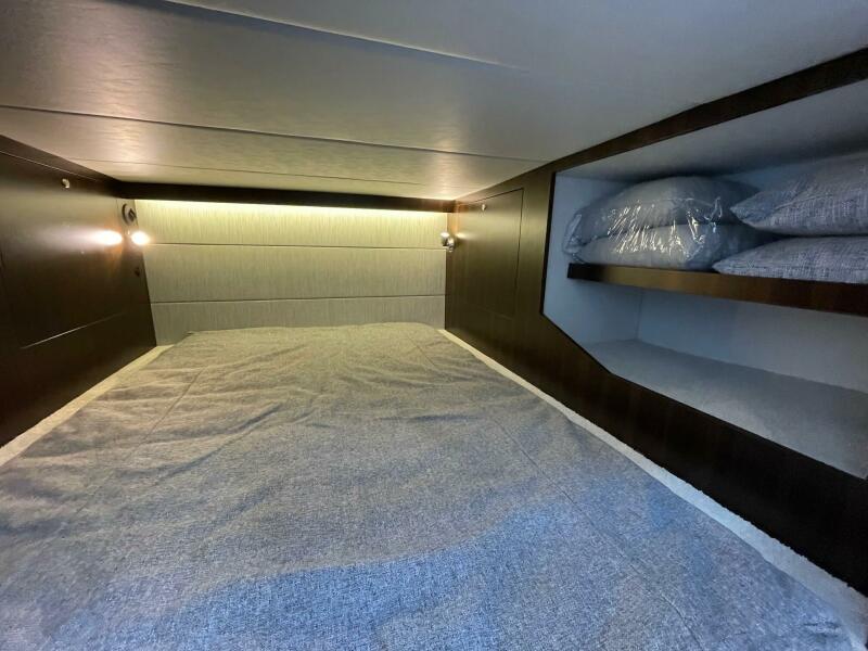 38' 2023 Cruisers Yachts 38 GLS