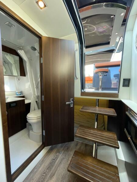 38' 2023 Cruisers Yachts 38 GLS