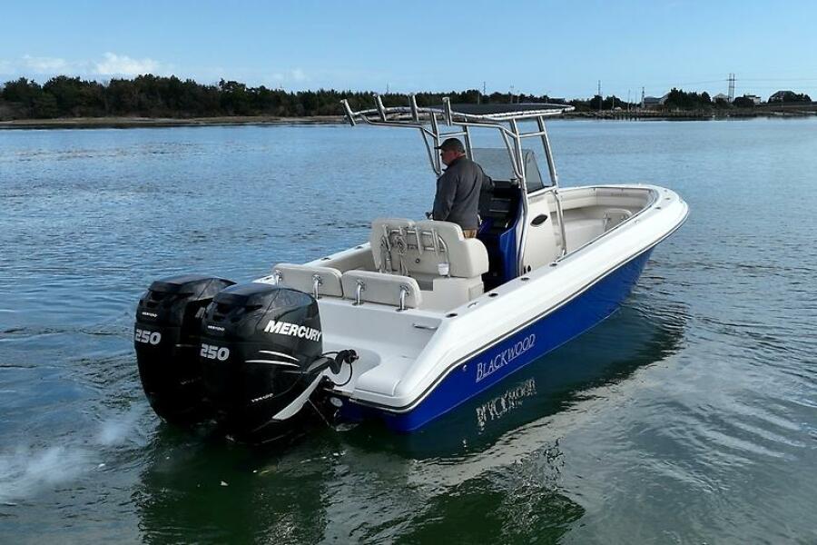 27' 2012 Blackwood 27